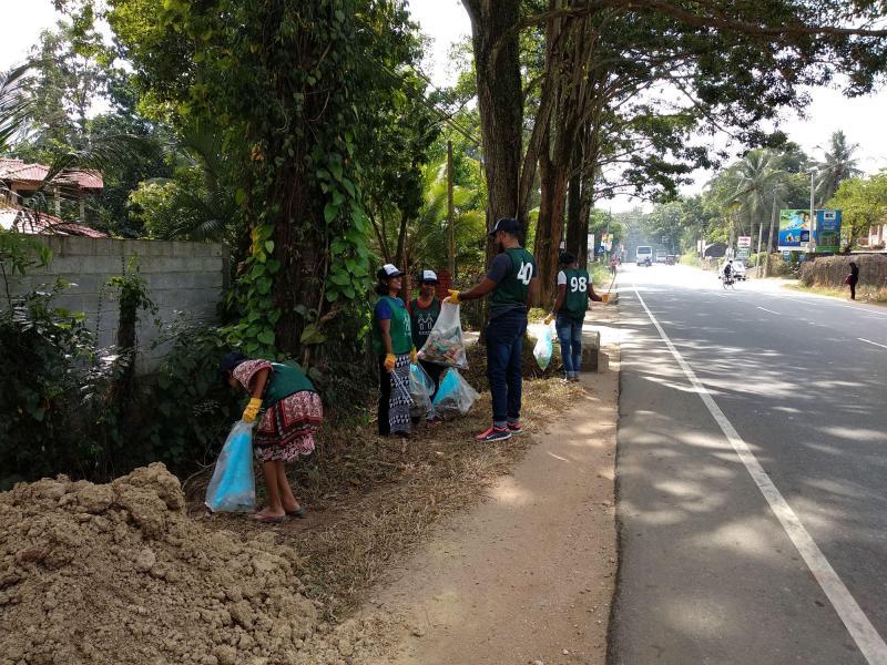 新年の初めてのゴミ拾い活動画像