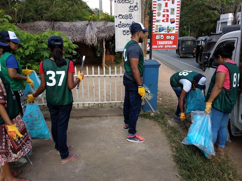 新年の初めてのゴミ拾い活動画像