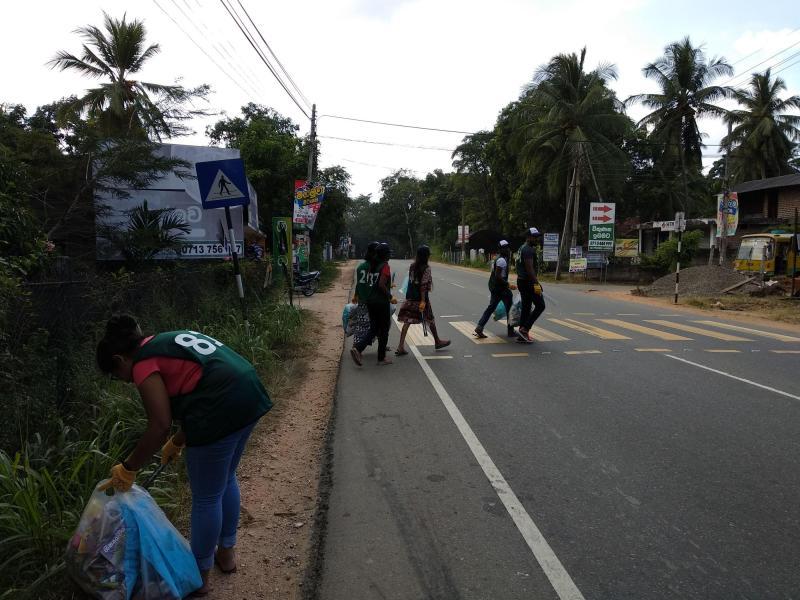 新年の初めてのゴミ拾い活動画像