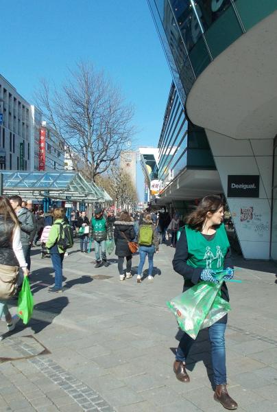 晴天の下、２回目のゴミ拾い！画像