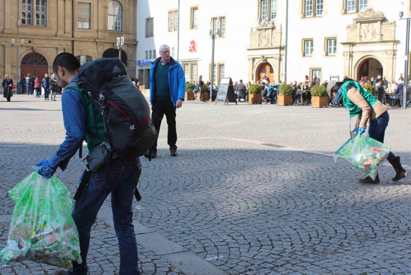 晴天の下、２回目のゴミ拾い！画像