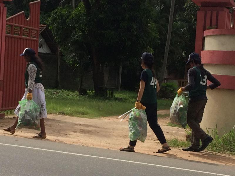 Green bird trash picking event- May画像