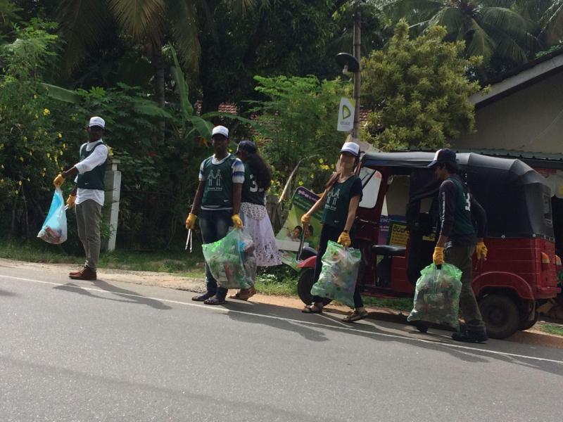 Green bird trash picking event- May画像