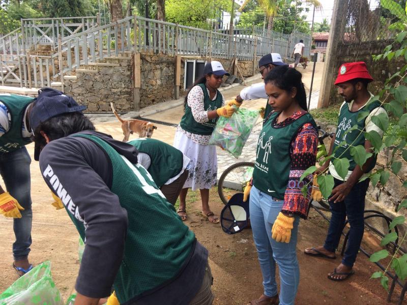 Green bird trash picking event- May画像