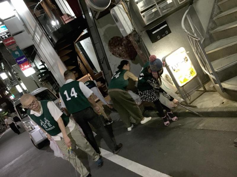 梅雨の晴れ間の、新宿2丁目画像