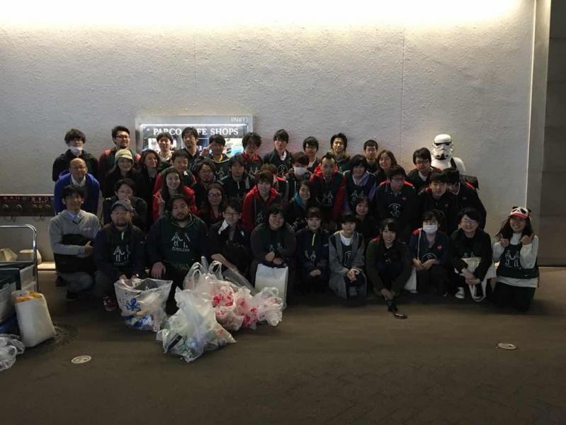 大人数でワイワイ夜そうじ！画像