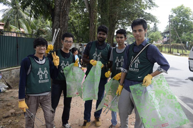 インターンシップ生とゴミ拾い楽しもう～画像