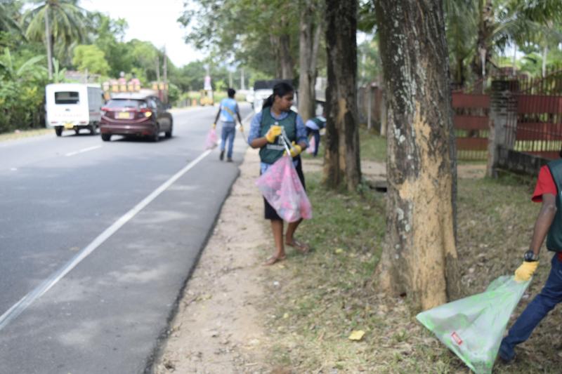 インターンシップ生とゴミ拾い楽しもう～画像