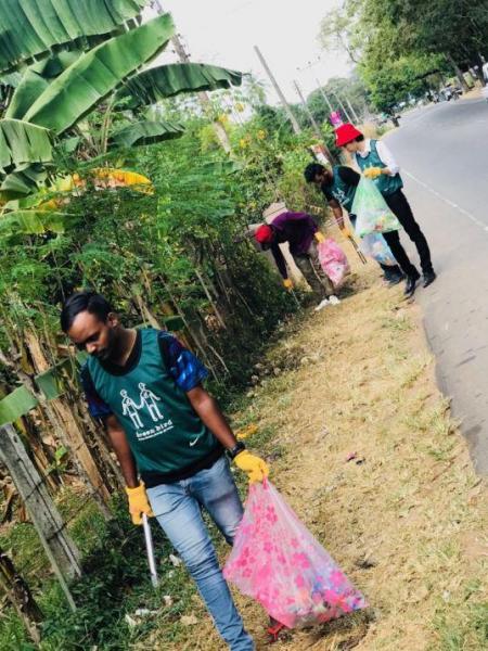 自然を守ろう～9月のゴミ拾い活動画像