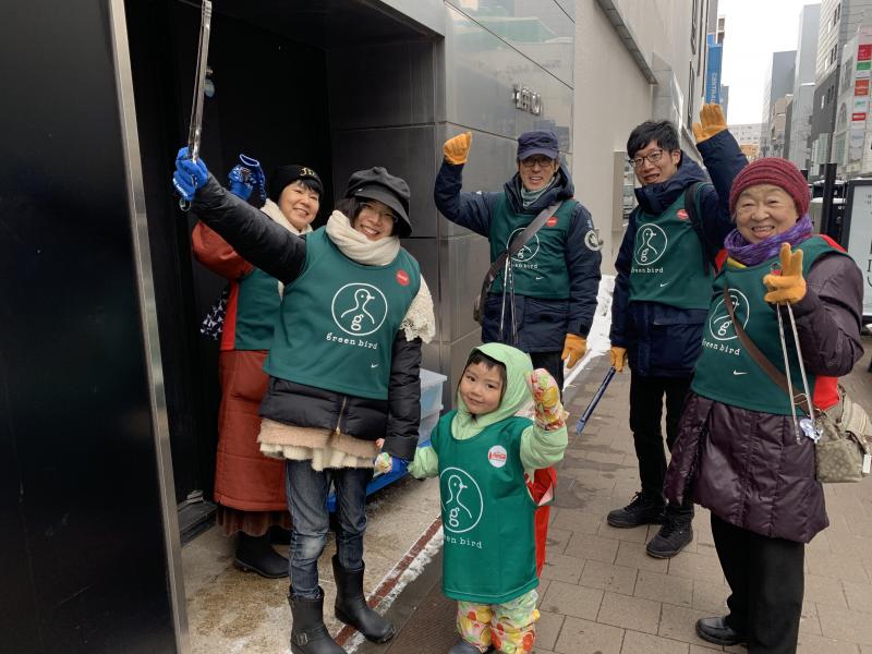 雪まつり前の寒さむおそうじ画像