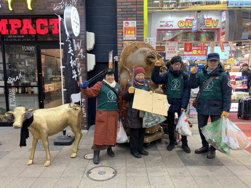 雪まつり前の寒さむおそうじ画像