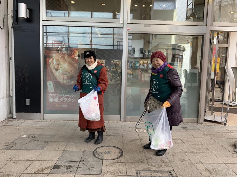 雪まつり前の寒さむおそうじ画像