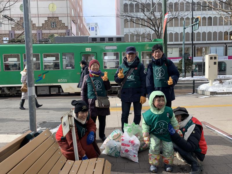 雪まつり前の寒さむおそうじ画像