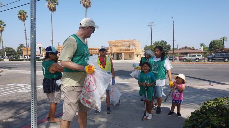 Green Bird ANNA DRIVE Neighborhood Cleanup!画像