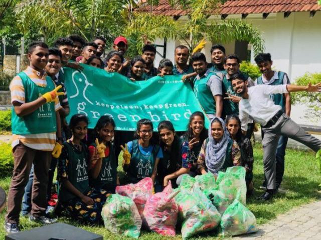 若者とのゴミ拾い楽しい～