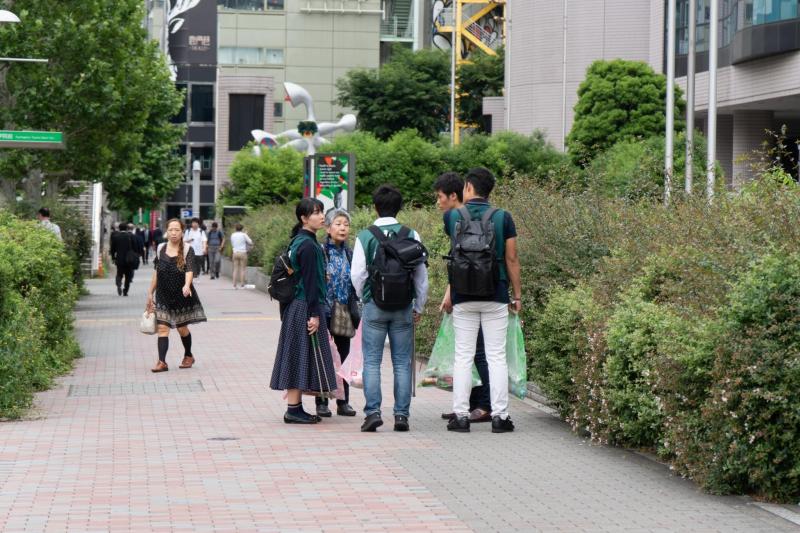 青学チーム　朝活おそうじ画像