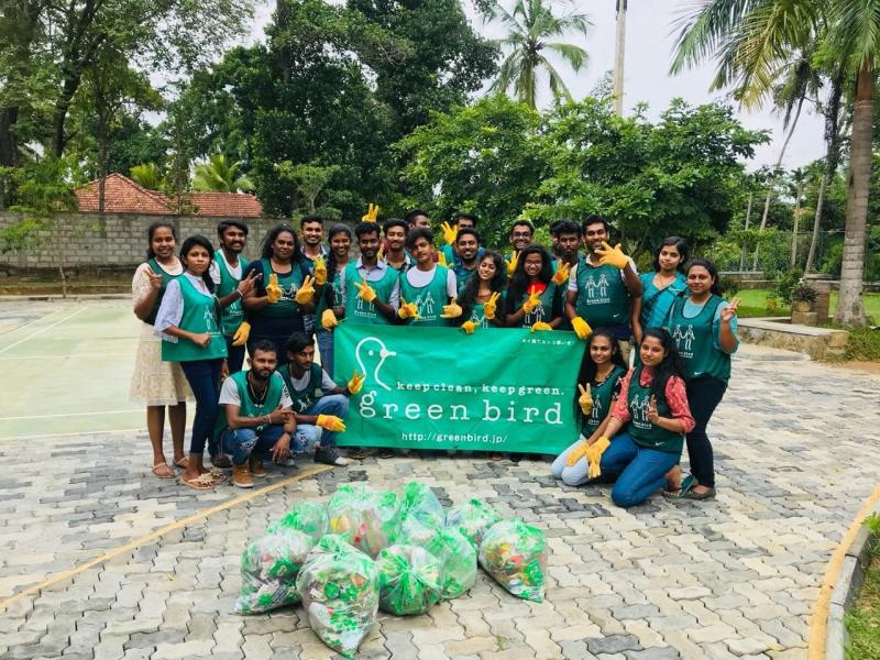 タミンドゥ先生とのゴミ拾い画像