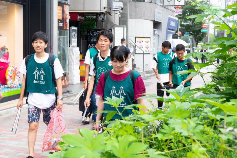 大学生だけじゃない！　朝から青学おそうじ！画像