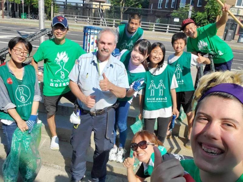 People in Porter Square - MBTA Clean up!画像
