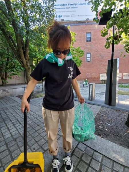 People in Porter Square - MBTA Clean up!画像