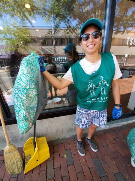 Summer's Almost Over, But Green Bird is Still Here!画像