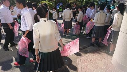 富山第一高等学校生徒会とのコラボそうじ画像