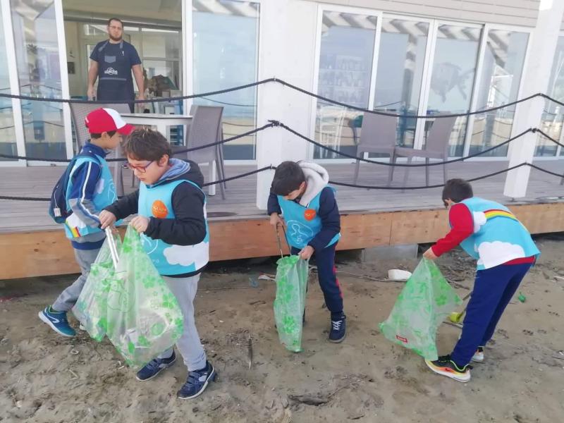 2019年最後の海岸お掃除。画像