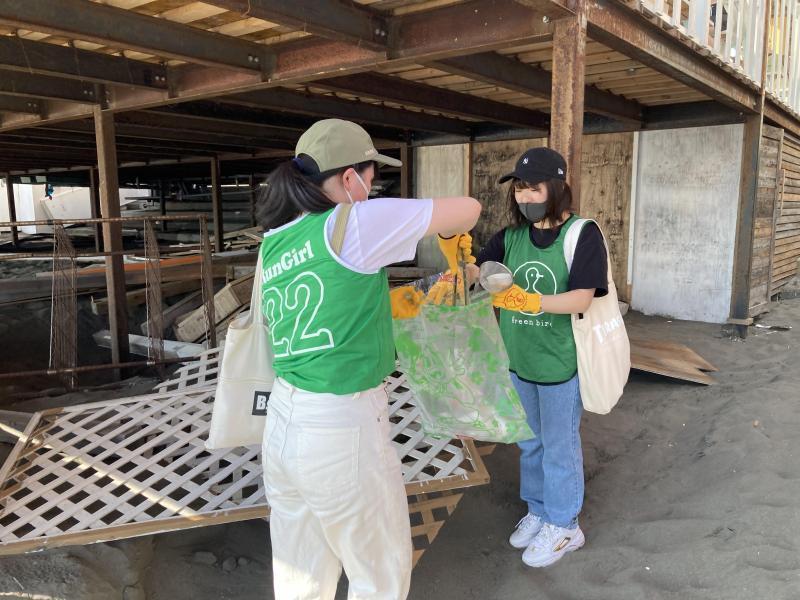 渋谷チーム&times;辻堂チーム　江ノ島片瀬西浜サンセットビーチクリーン！画像