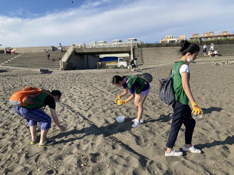渋谷チーム&times;辻堂チーム　江ノ島片瀬西浜サンセットビーチクリーン！画像