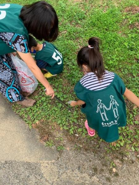 ブドウ畑とここ掘れワンワン画像