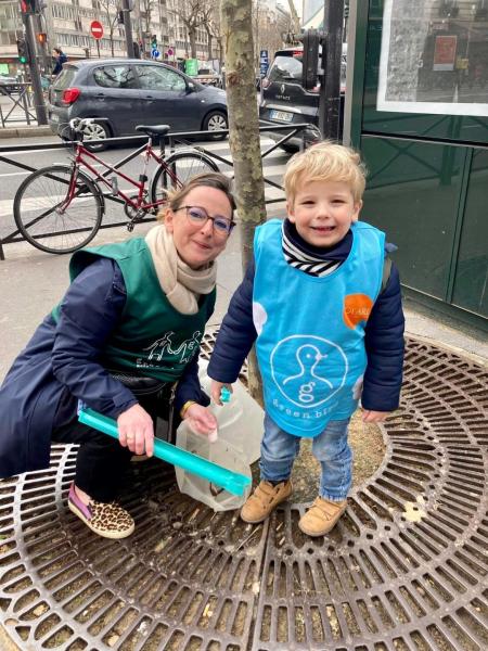 新トング&ゴミ袋がパリデビュー☆画像