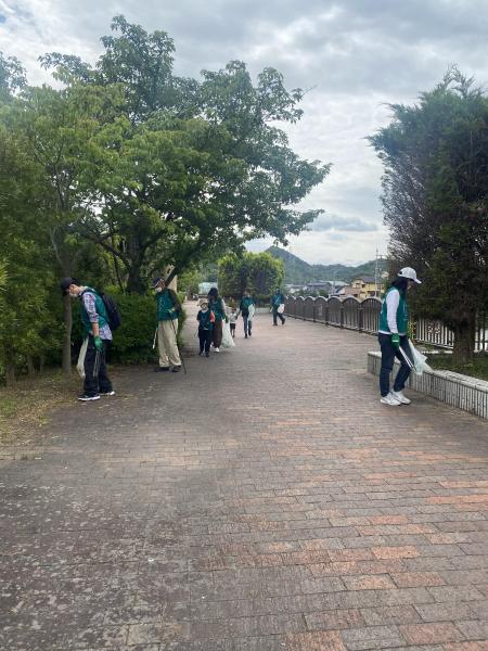 【米子】彫刻ロード川沿いおそうじ画像