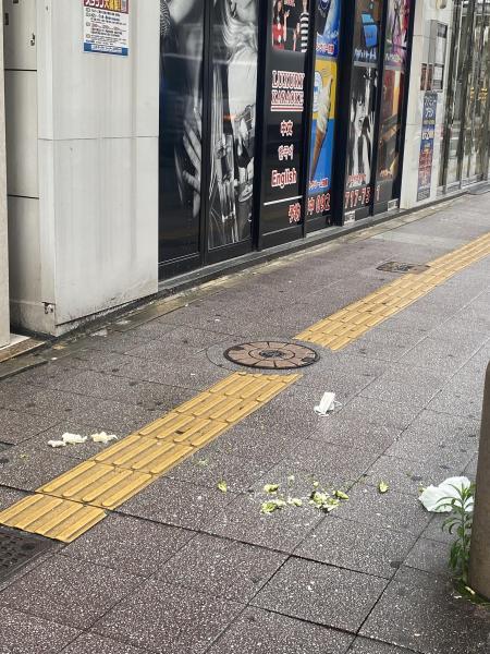 福岡天神　雨だったけど3人で頑張りました☆朝そうじ画像