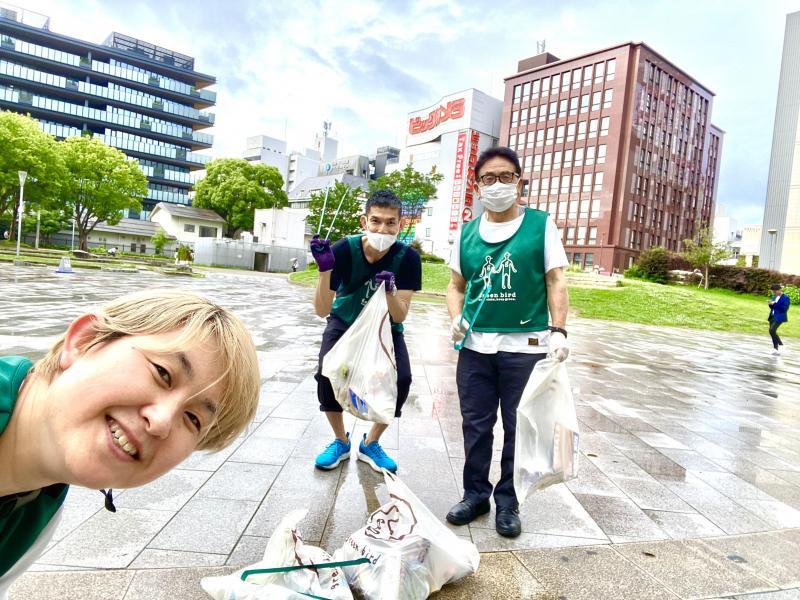 福岡天神　雨だったけど3人で頑張りました☆朝そうじ画像
