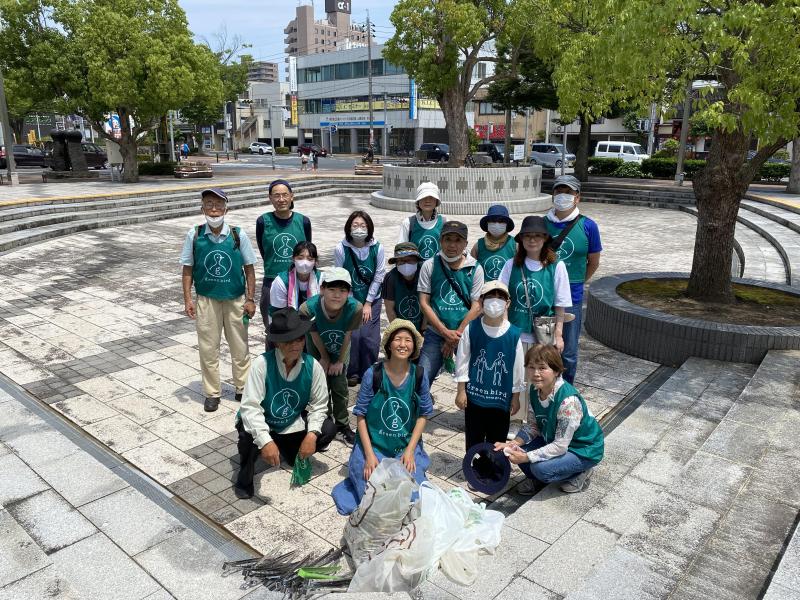 【米子】彫刻ロード川沿いおそうじ画像
