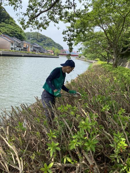 【米子】彫刻ロード川沿いおそうじ画像