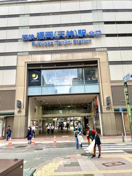 福岡天神　世界水泳真っ只中のため街がキレイめ☆朝そうじ画像