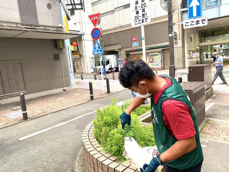 福岡天神　世界水泳真っ只中のため街がキレイめ☆朝そうじ画像