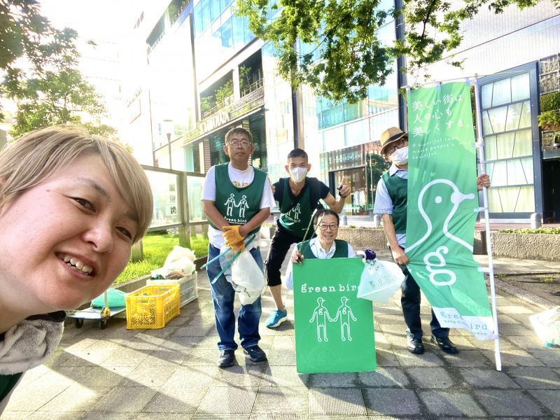 福岡天神　8月最後はニンジン拾ったよ☆朝そうじ画像