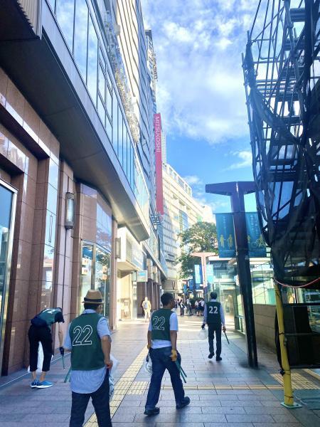 福岡天神　8月最後はニンジン拾ったよ☆朝そうじ画像