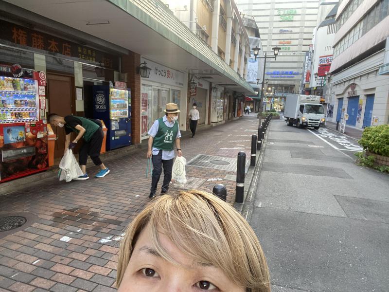 福岡天神　8月最後はニンジン拾ったよ☆朝そうじ画像