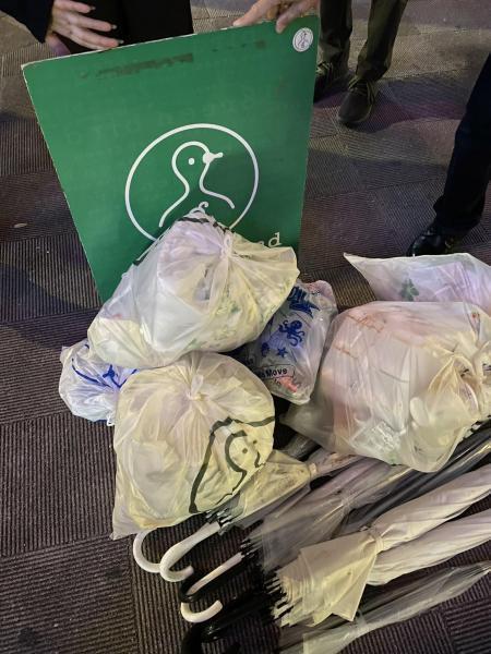 大量の傘！画像