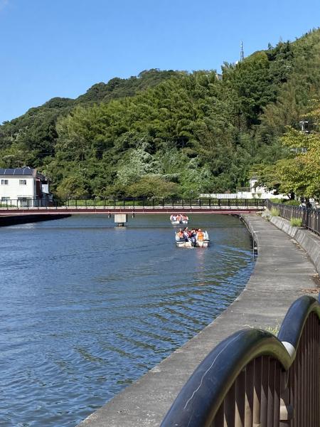 彫刻ロード川沿いおそうじ画像