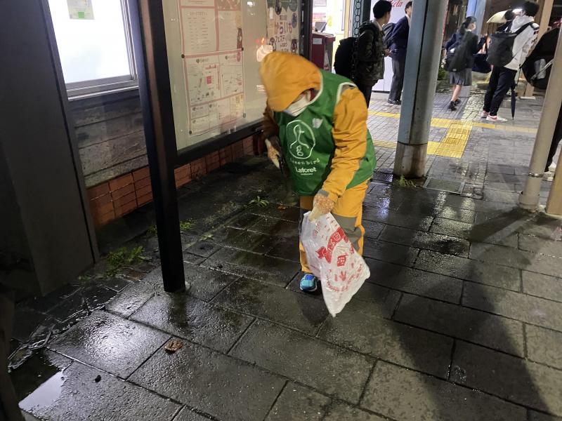 雨の日は駐輪場そうじ！画像
