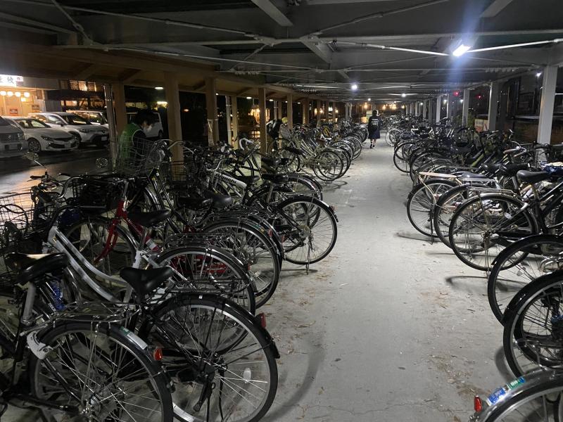 雨の日は駐輪場そうじ！画像