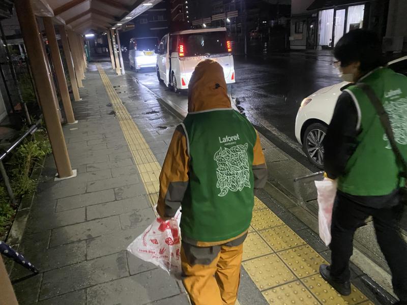 雨の日は駐輪場そうじ！画像