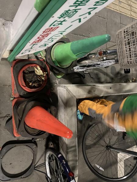 雨の日は駐輪場そうじ！画像