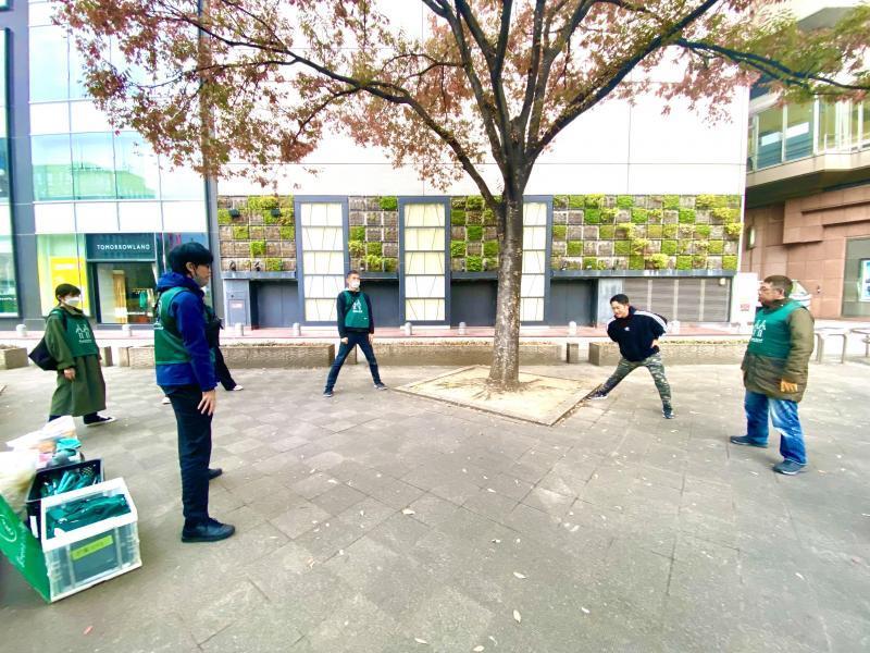 福岡天神　朝はみんなでストレッチマン☆朝そうじ画像