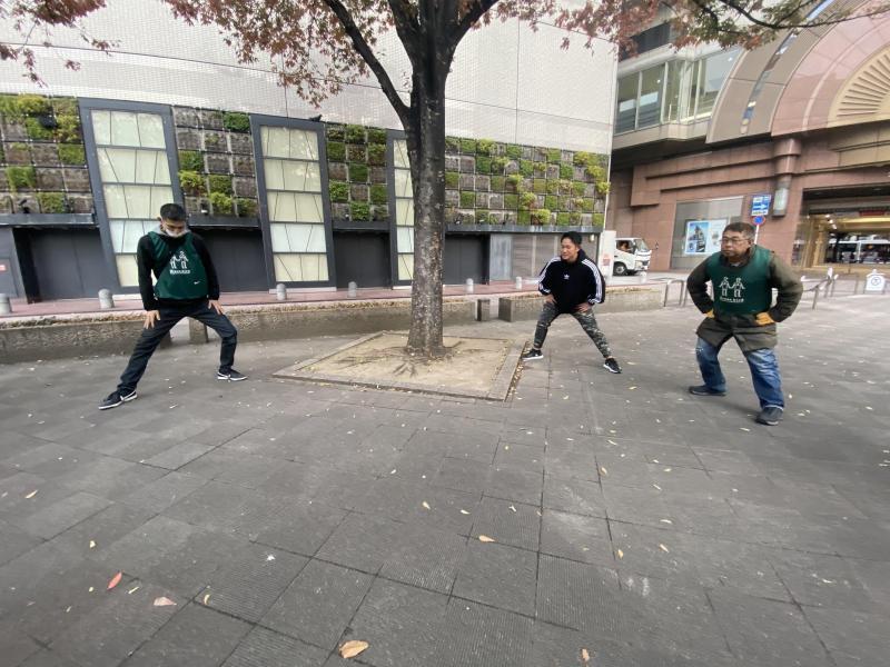 福岡天神　朝はみんなでストレッチマン☆朝そうじ画像