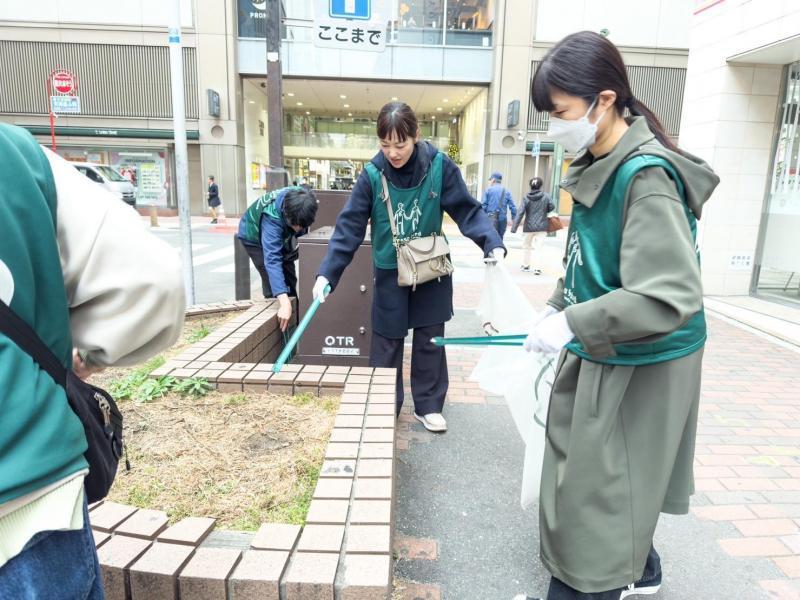 福岡天神　朝はみんなでストレッチマン☆朝そうじ画像